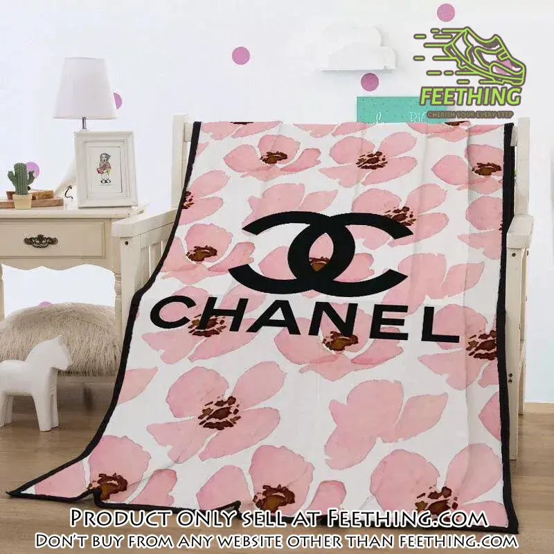 Chanel pinky flowers fashion luxury brand blanket fleece comfortable blanket ft3447862